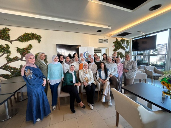 إقامة حفل فطور جماعي للزميلات الطبيبات البيطريات في مطعم وكافية "ليفز"